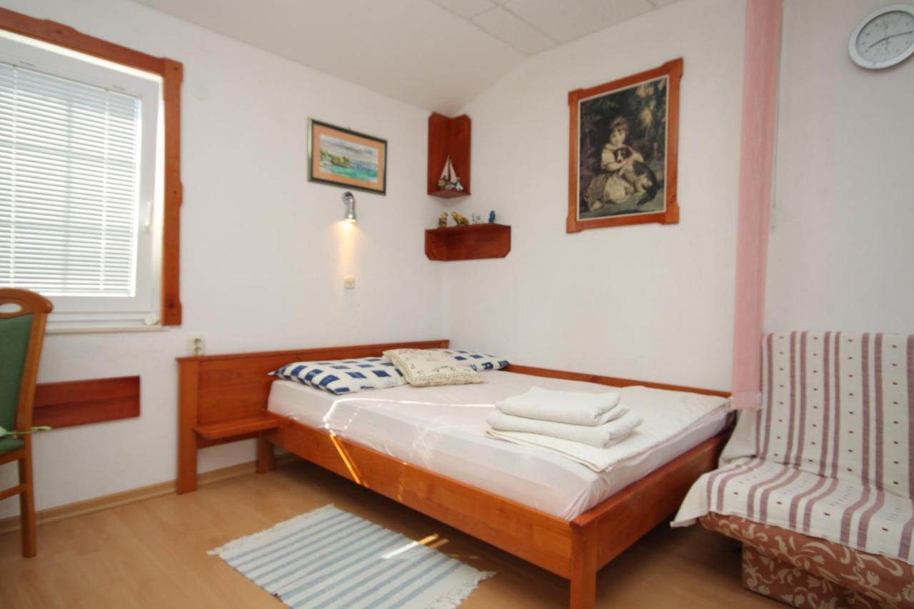 Apartments With A Parking Space Preko, Ugljan - 8224 Екстер'єр фото