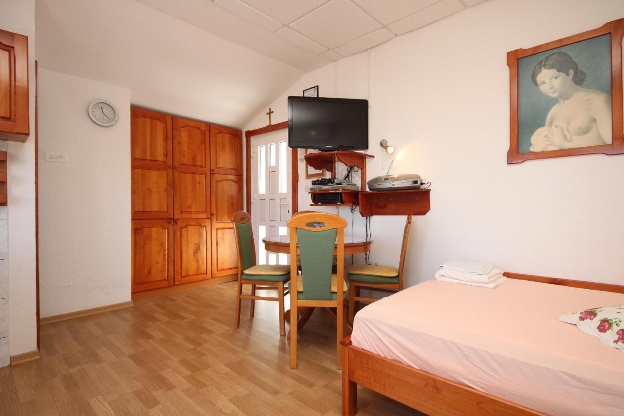 Apartments With A Parking Space Preko, Ugljan - 8224 Номер фото