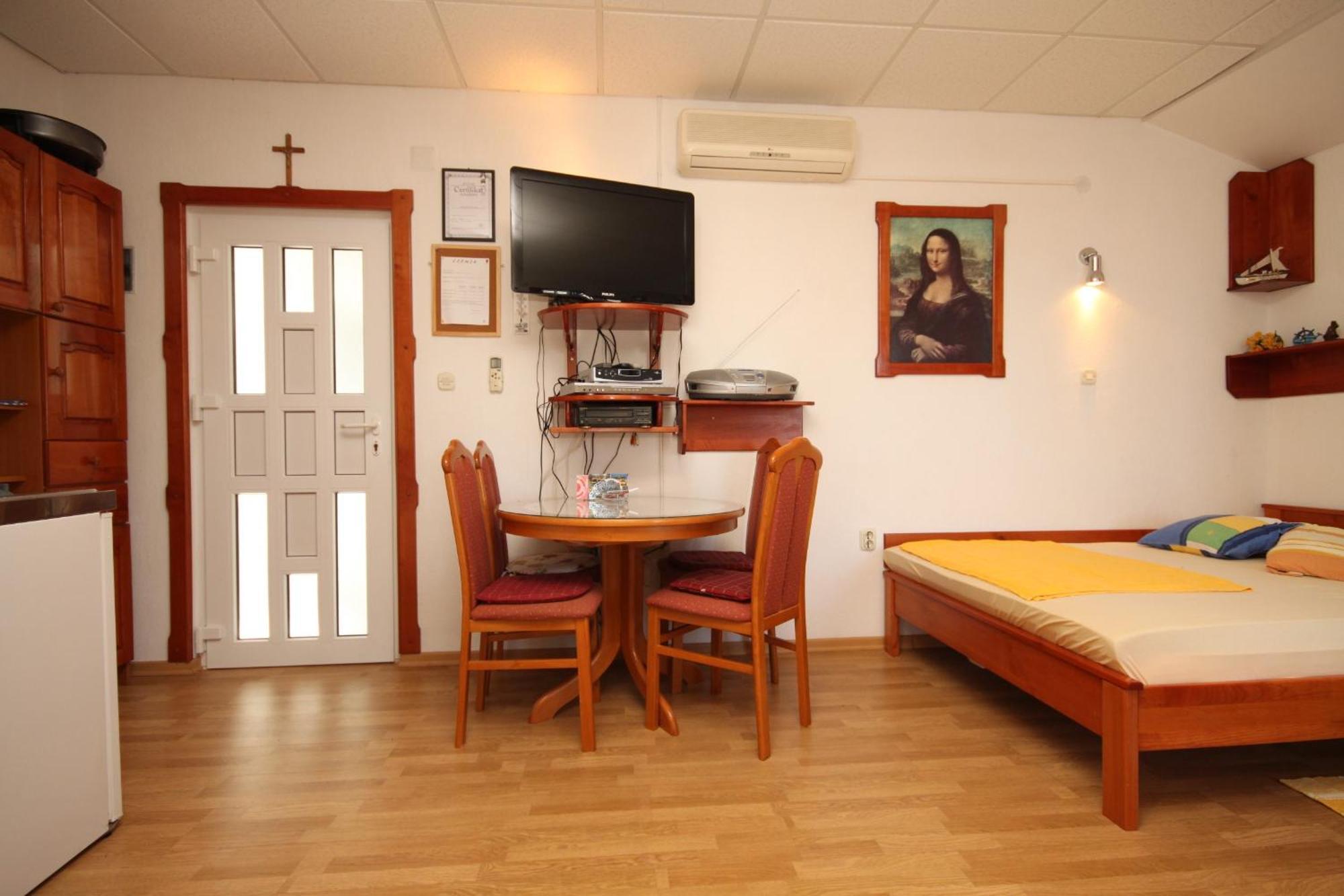 Apartments With A Parking Space Preko, Ugljan - 8224 Номер фото